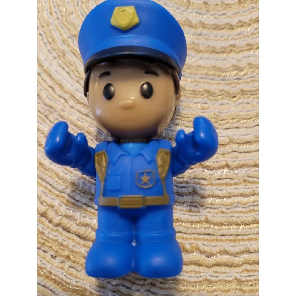 Jazwares CoComelon Moondog Bingo Dog Caterpillar Workr Little People Fire Police